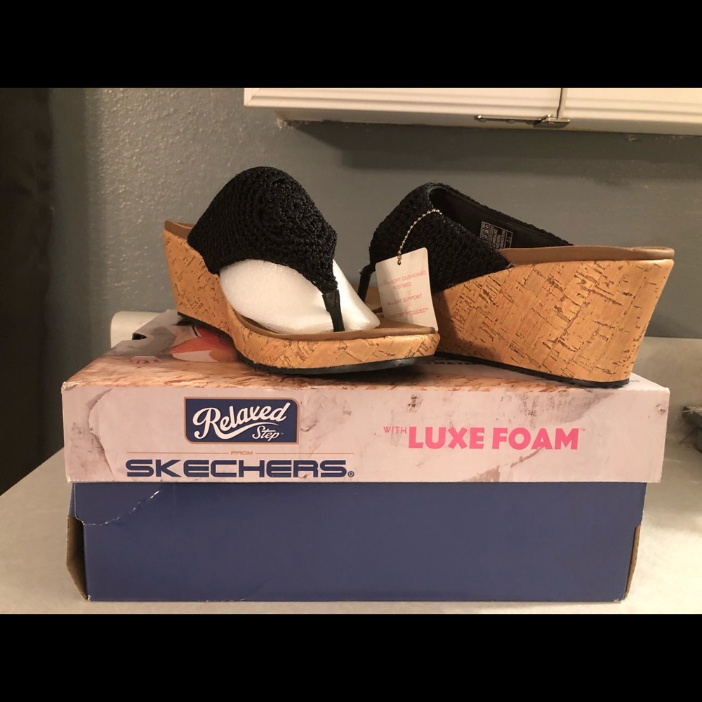 Sketchers Women’s Beverlee wedge sandals